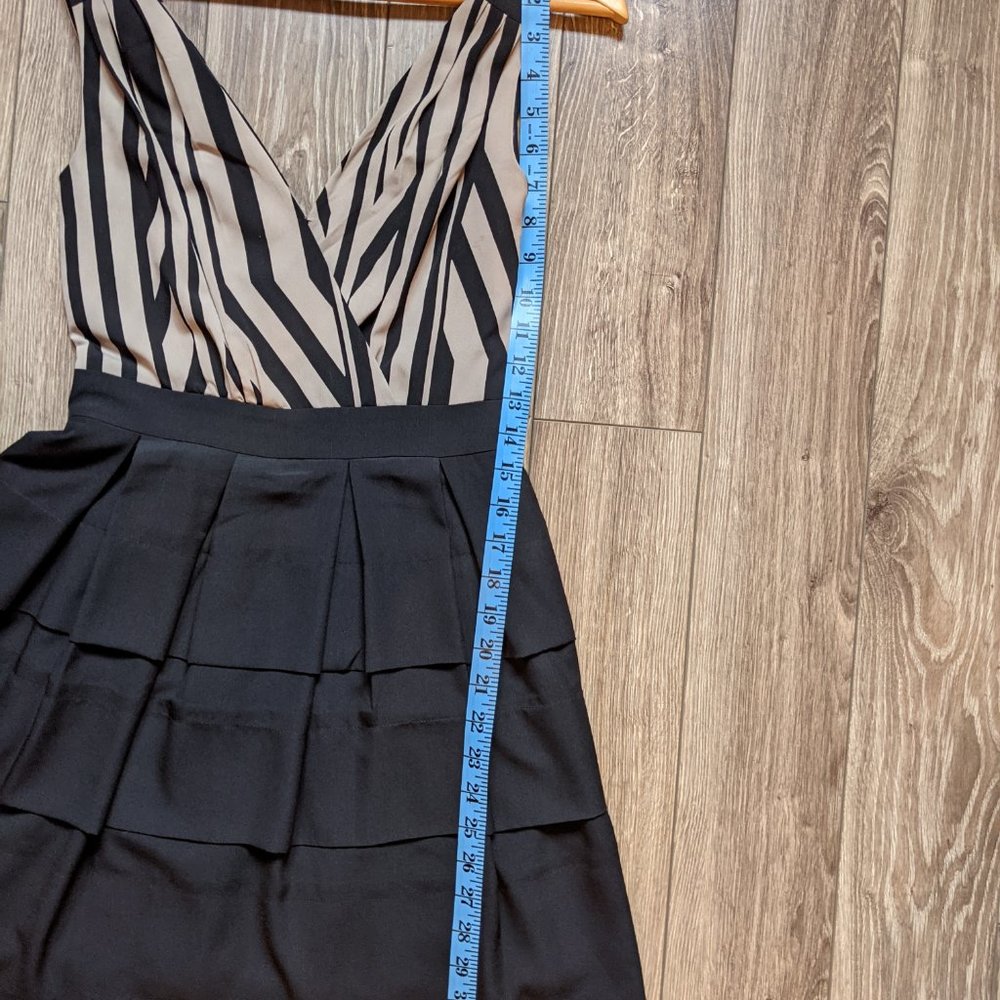 (SOLD) A/X - Surplice Tiered Dress - Petite 0 - Picture 7 of 8